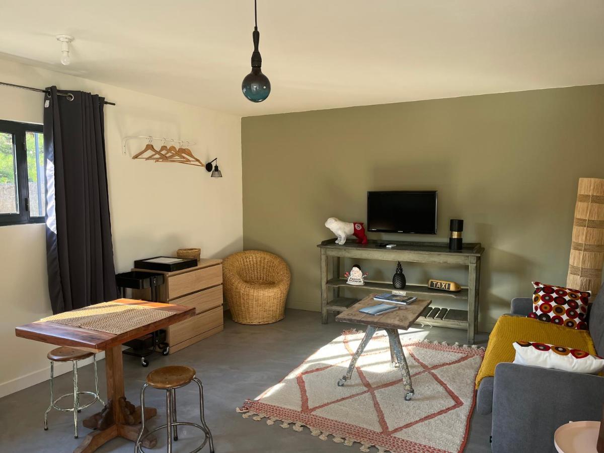 דירות פונויל Studio Dans Les Alpilles מראה חיצוני תמונה